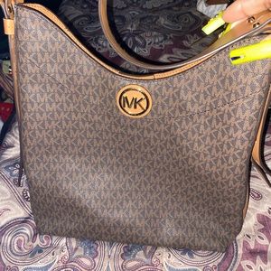 Michael Kors Hobo